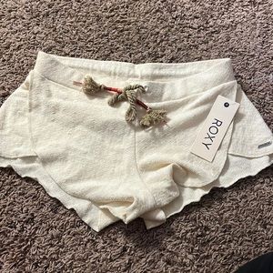 NWT Cream Roxy Shorts